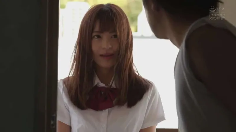 Gã nhà kề bên kinh tóm và cô nữ sinh đáng thương